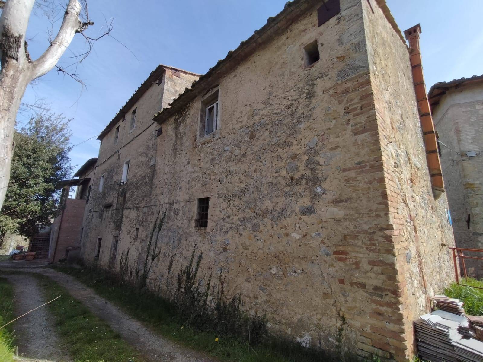 Rustico in vendita a Monteriggioni, Badesse