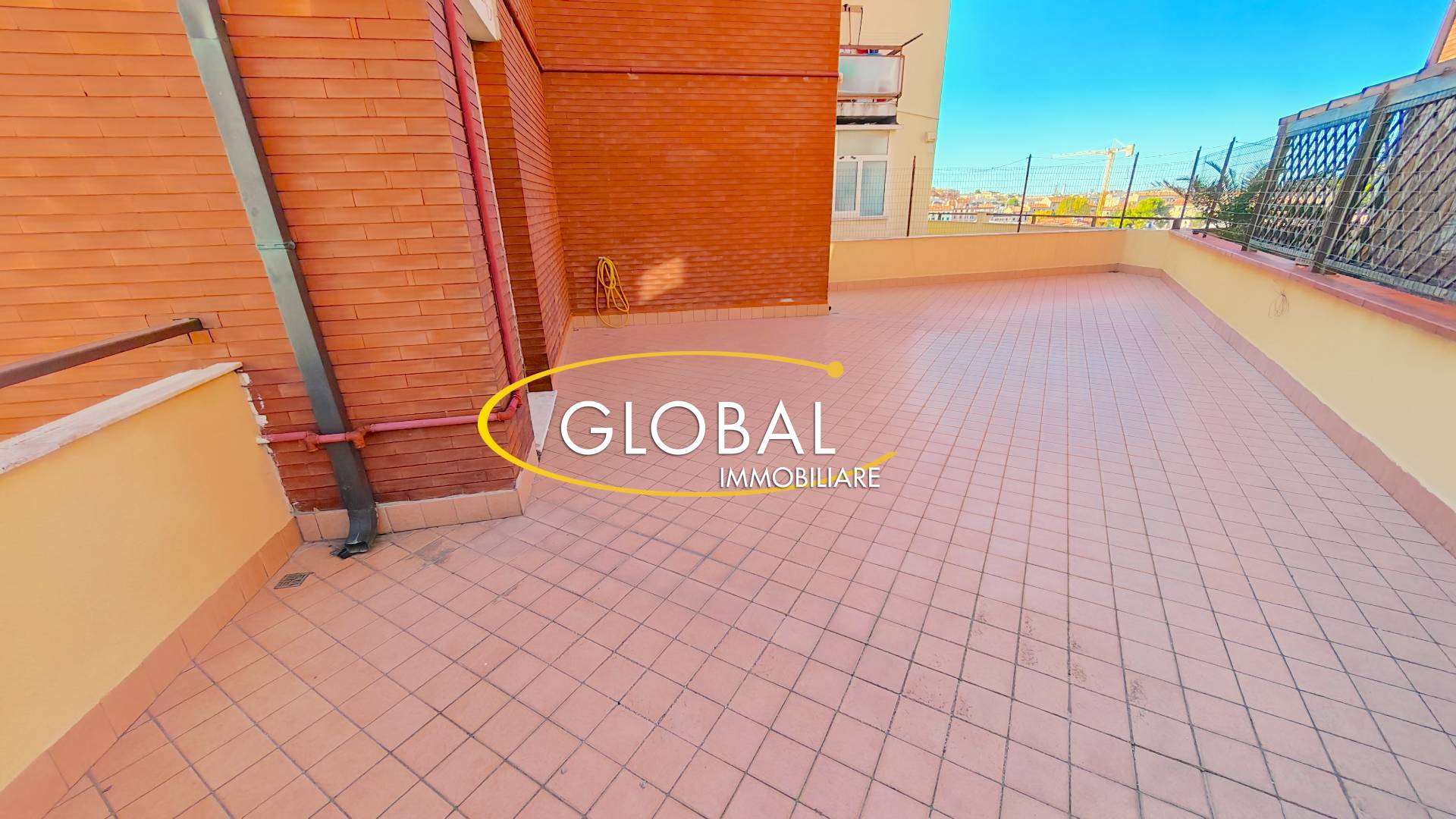 Appartamento in vendita a Ancona, Grazie