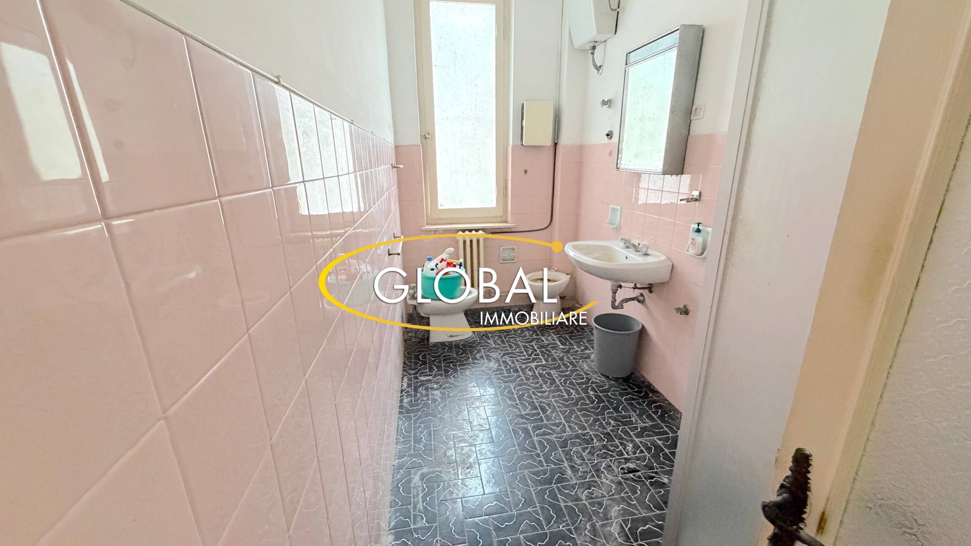 Appartamento in vendita a Ancona, Q. Adriatico