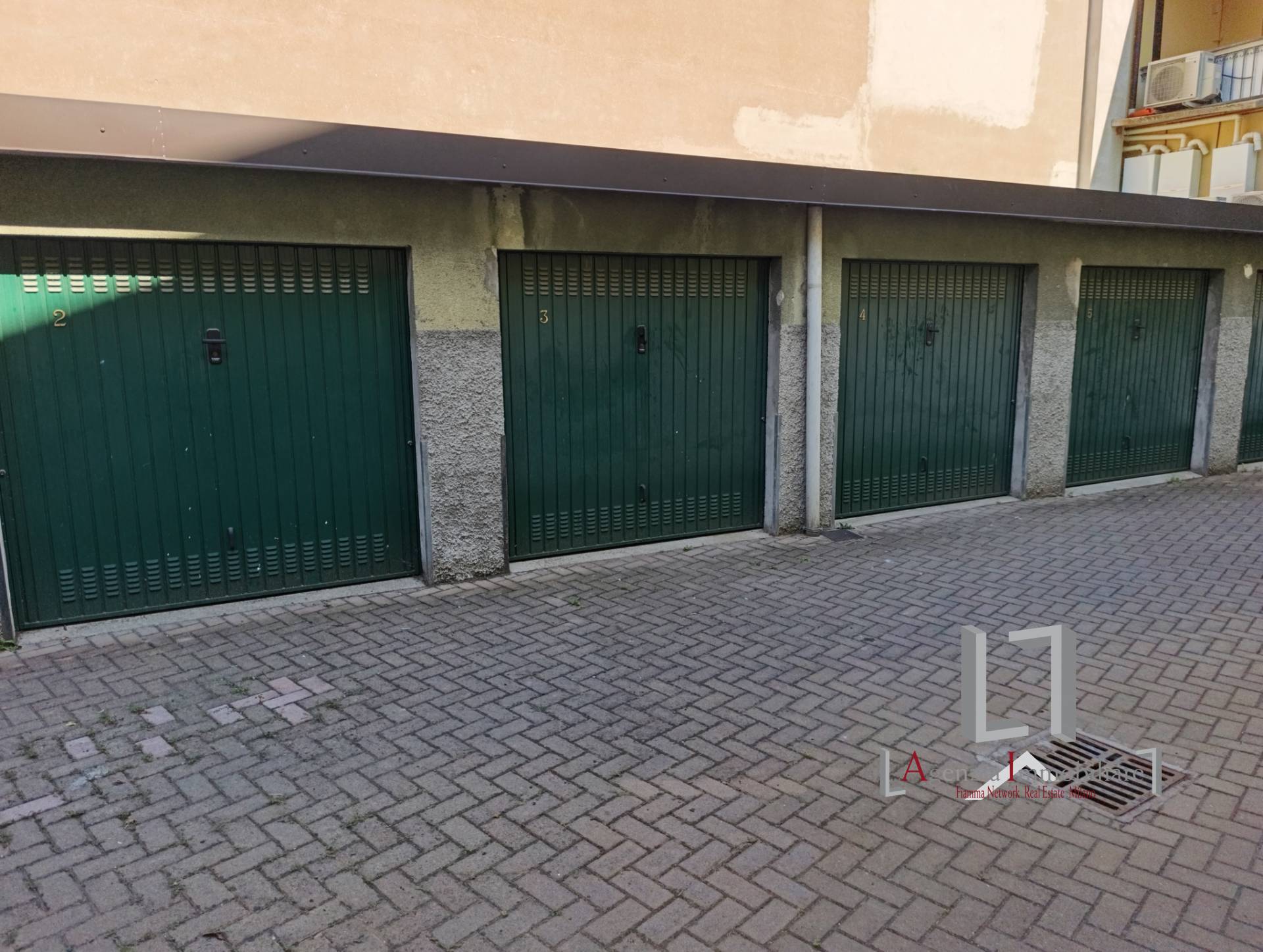 Box o garage in vendita a Milano