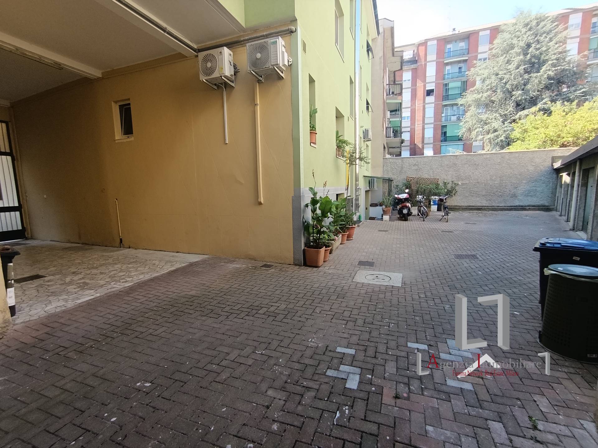 Box o garage in vendita a Milano
