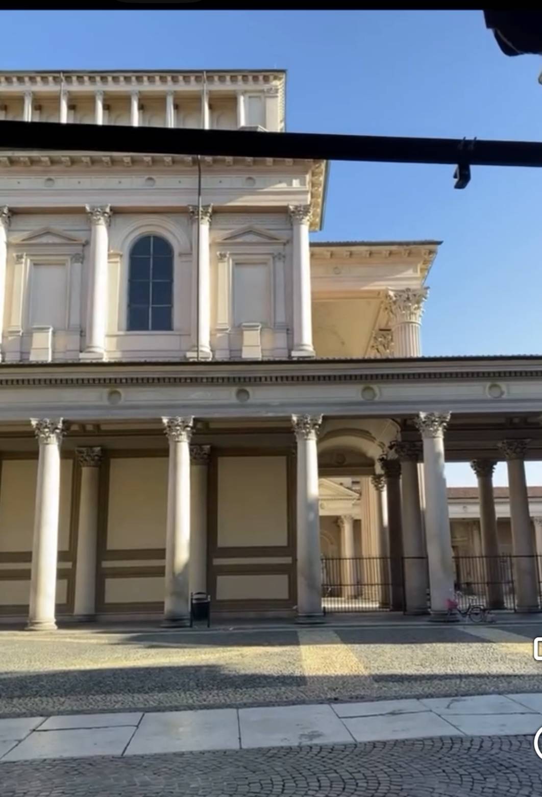 Locale commerciale in affitto a Novara, Centro