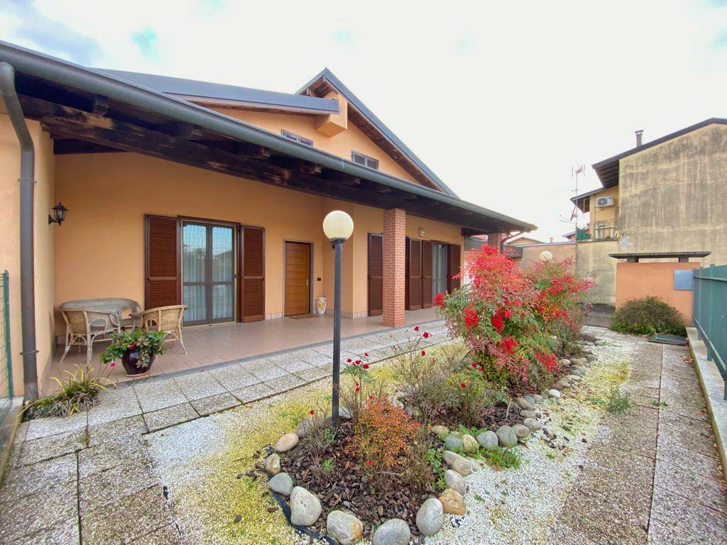 Villa in affitto a Garbagna Novarese