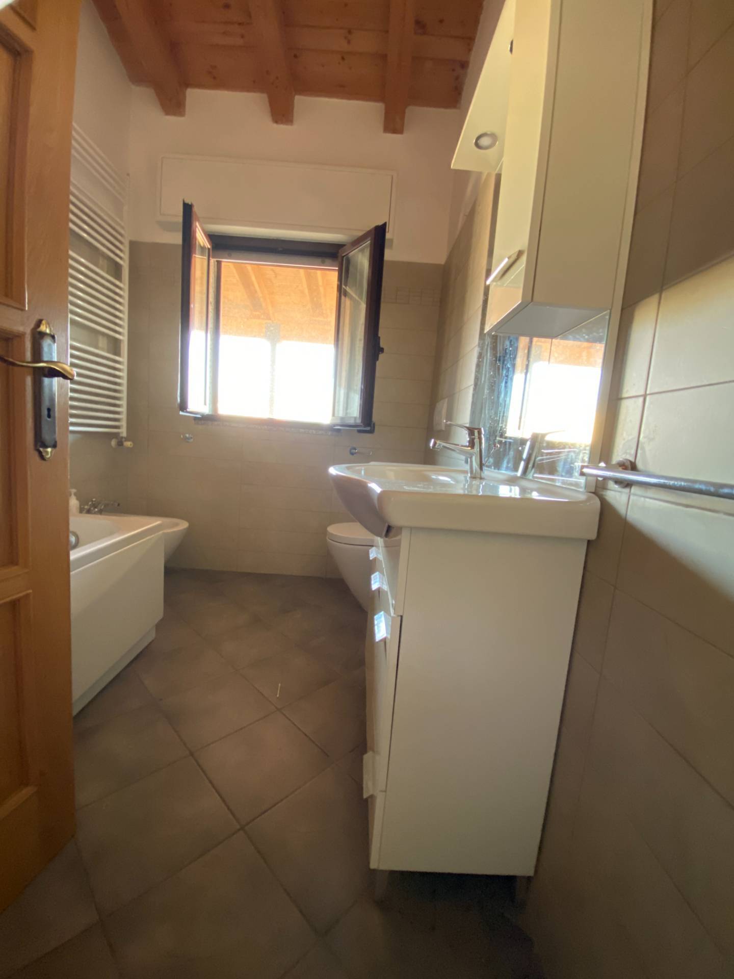 Appartamento in affitto a Novara, Periferia e Frazioni