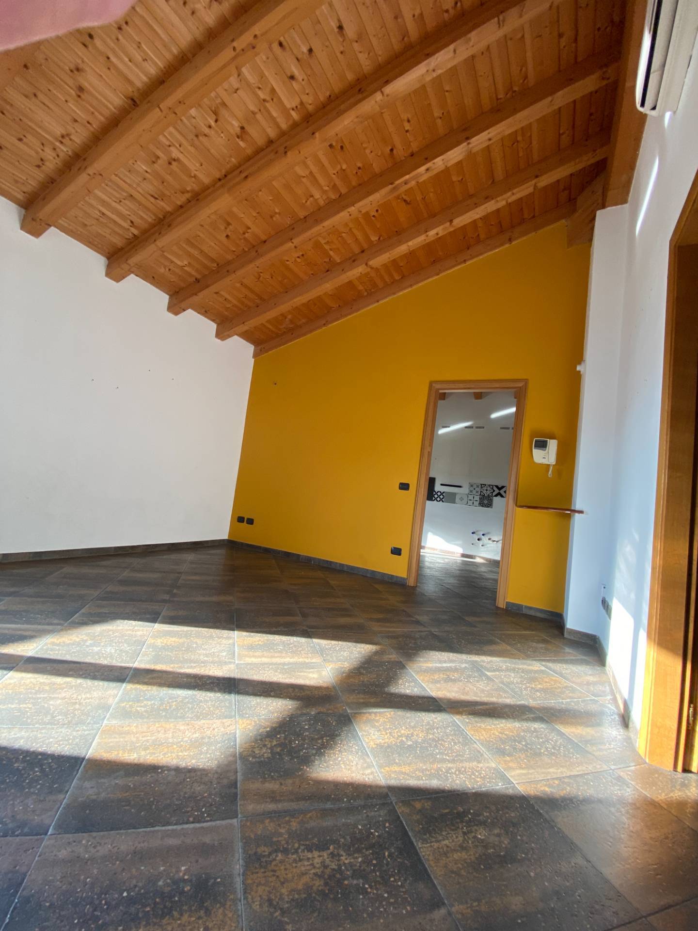 Appartamento in affitto a Novara, Periferia e Frazioni