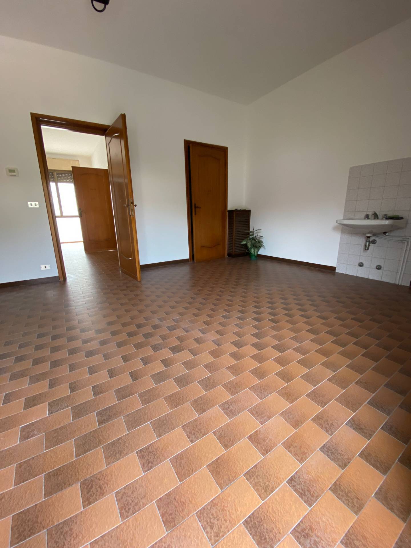 Studio/Ufficio in affitto a Novara, Periferia e Frazioni