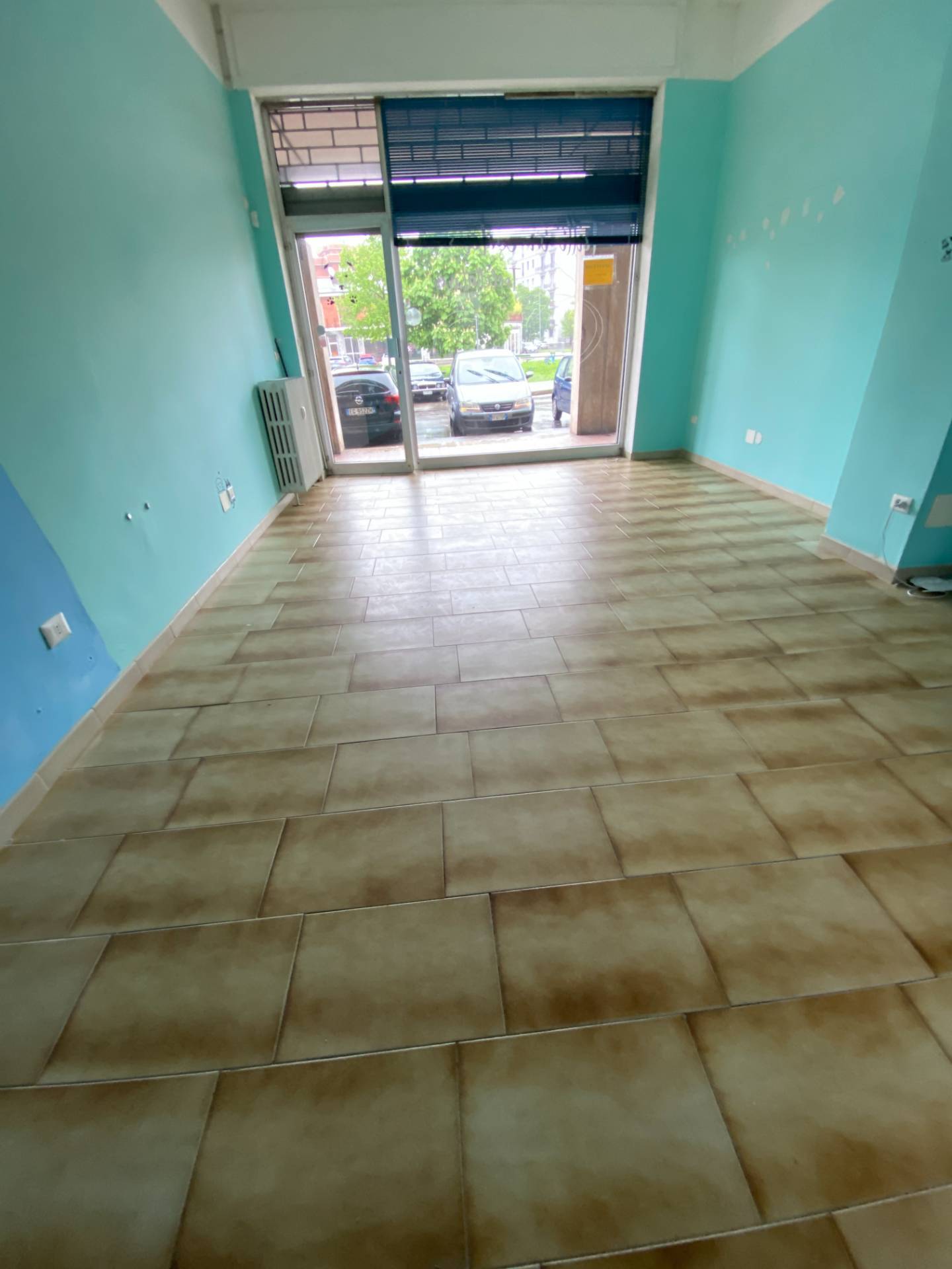 Locale commerciale in affitto a Novara, P. Mortara - S. Paolo