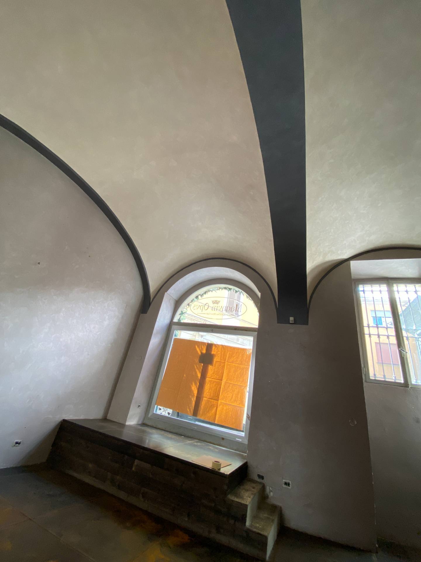 Locale commerciale in affitto a Novara, Centro