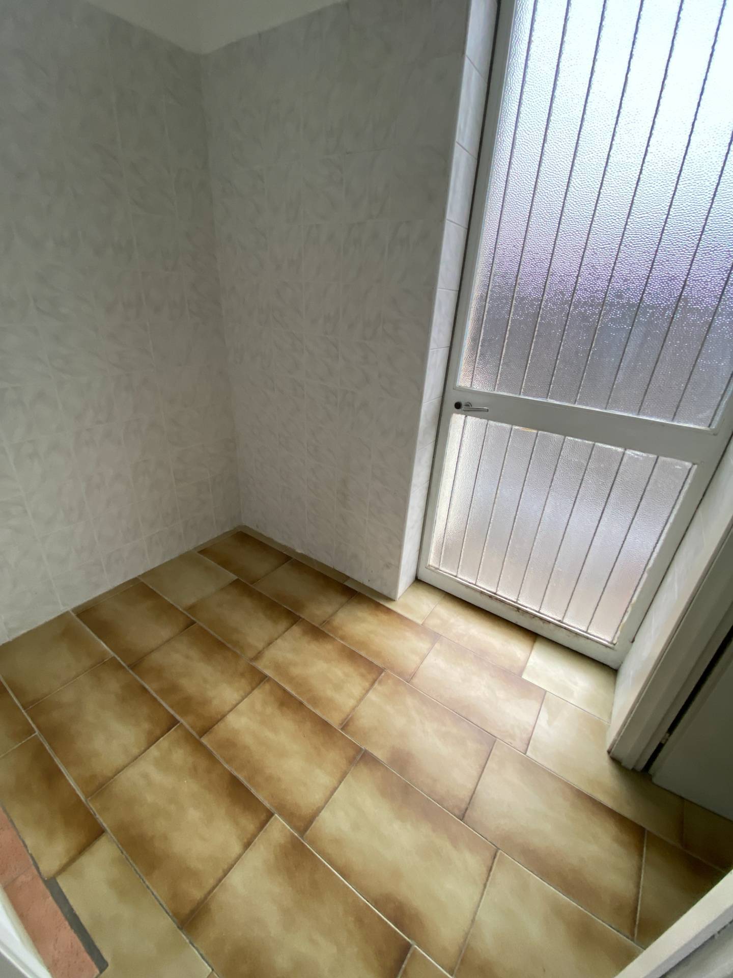 Locale commerciale in affitto a Novara, P. Mortara - S. Paolo