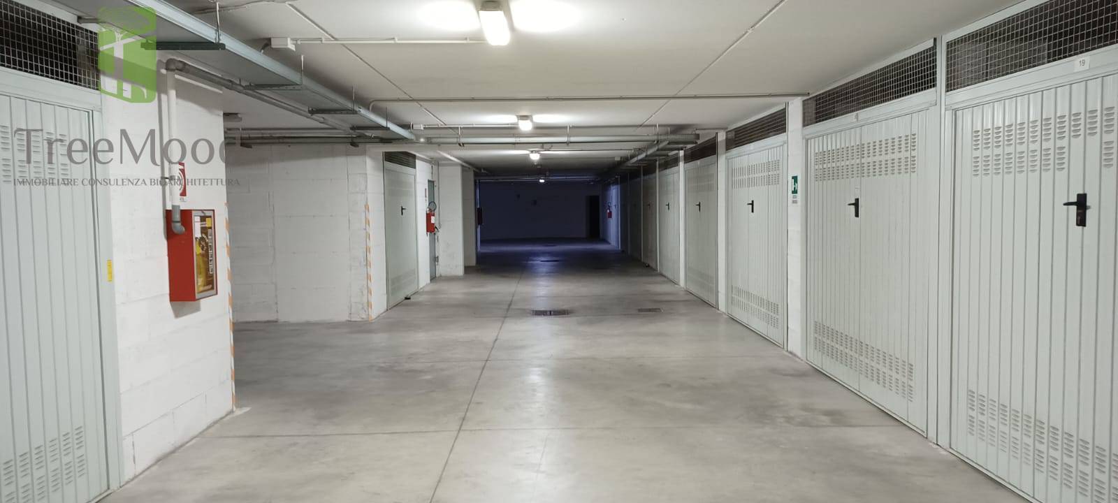 Box o garage in vendita a Aprilia