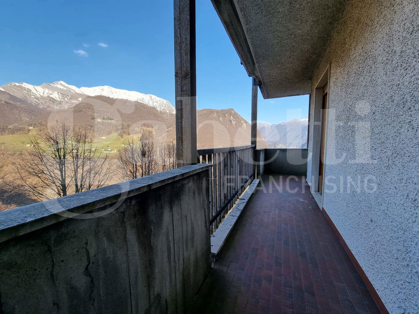 Bilocale con box a Cremeno