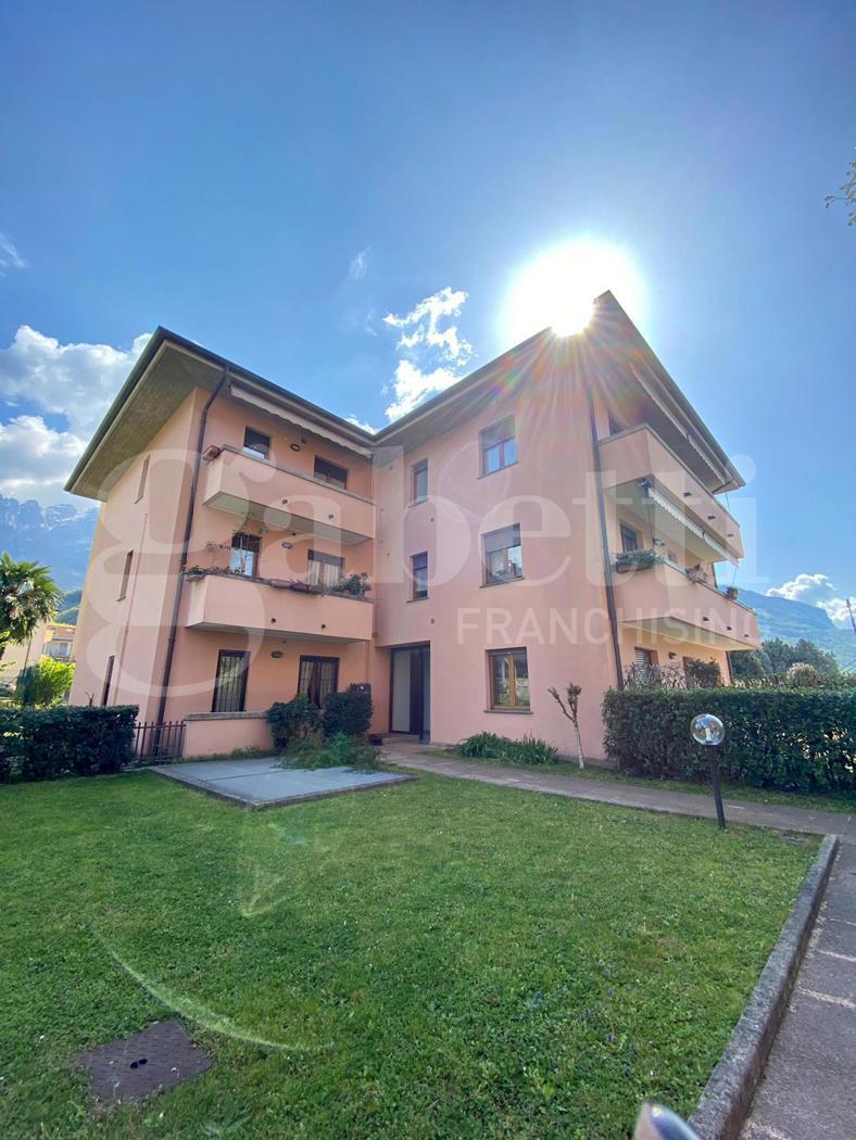 Trilocale con box a Lecco