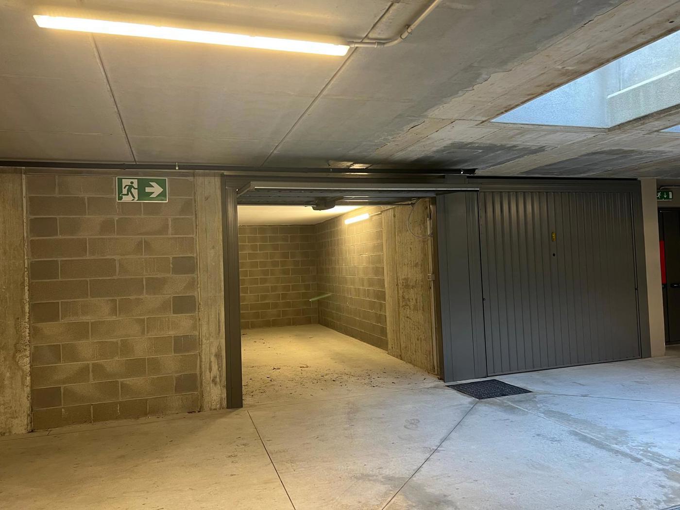 Box/Garage 18mq in vendita a Valmadrera