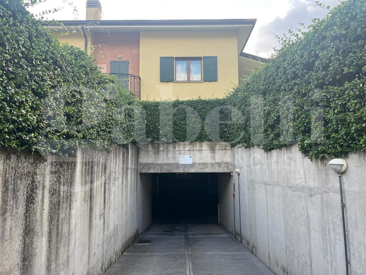 Box/Garage 24mq in vendita a Malgrate