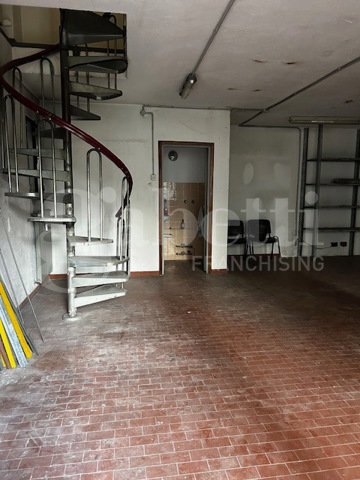 Magazzino in affitto a Lecco