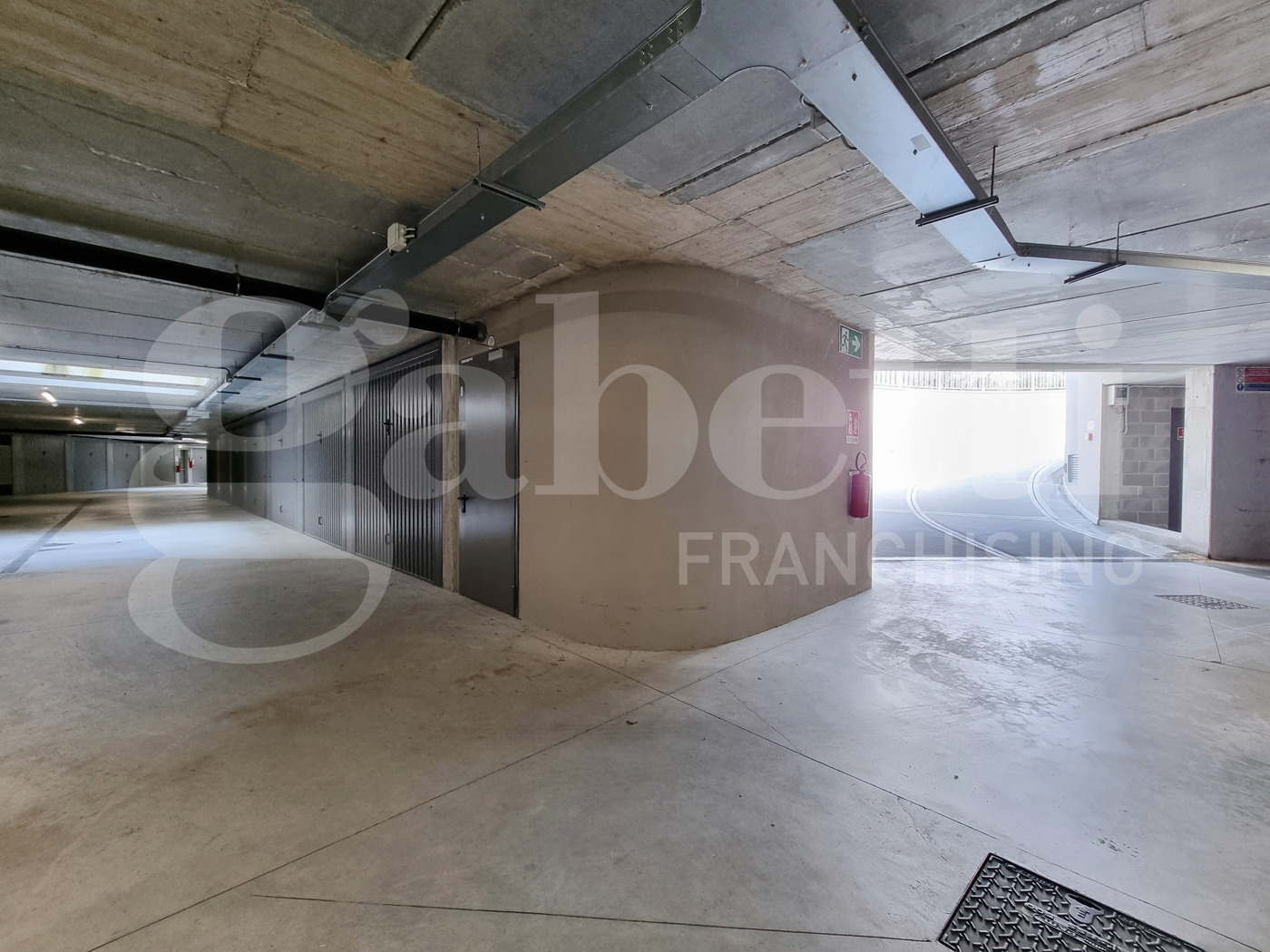 Box/Garage 19mq in vendita a Valmadrera