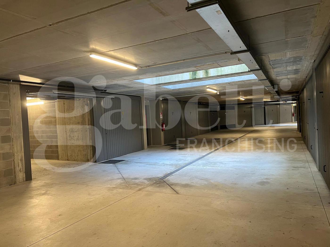 Box/Garage 19mq in vendita a Valmadrera