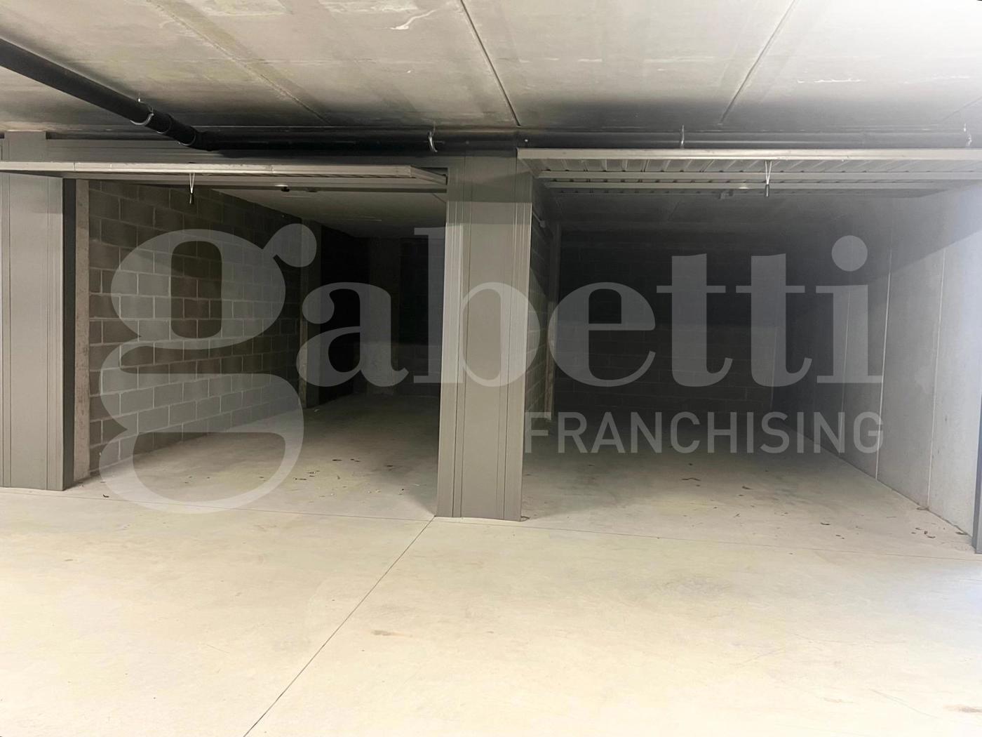 Box/Garage 19mq in vendita a Valmadrera