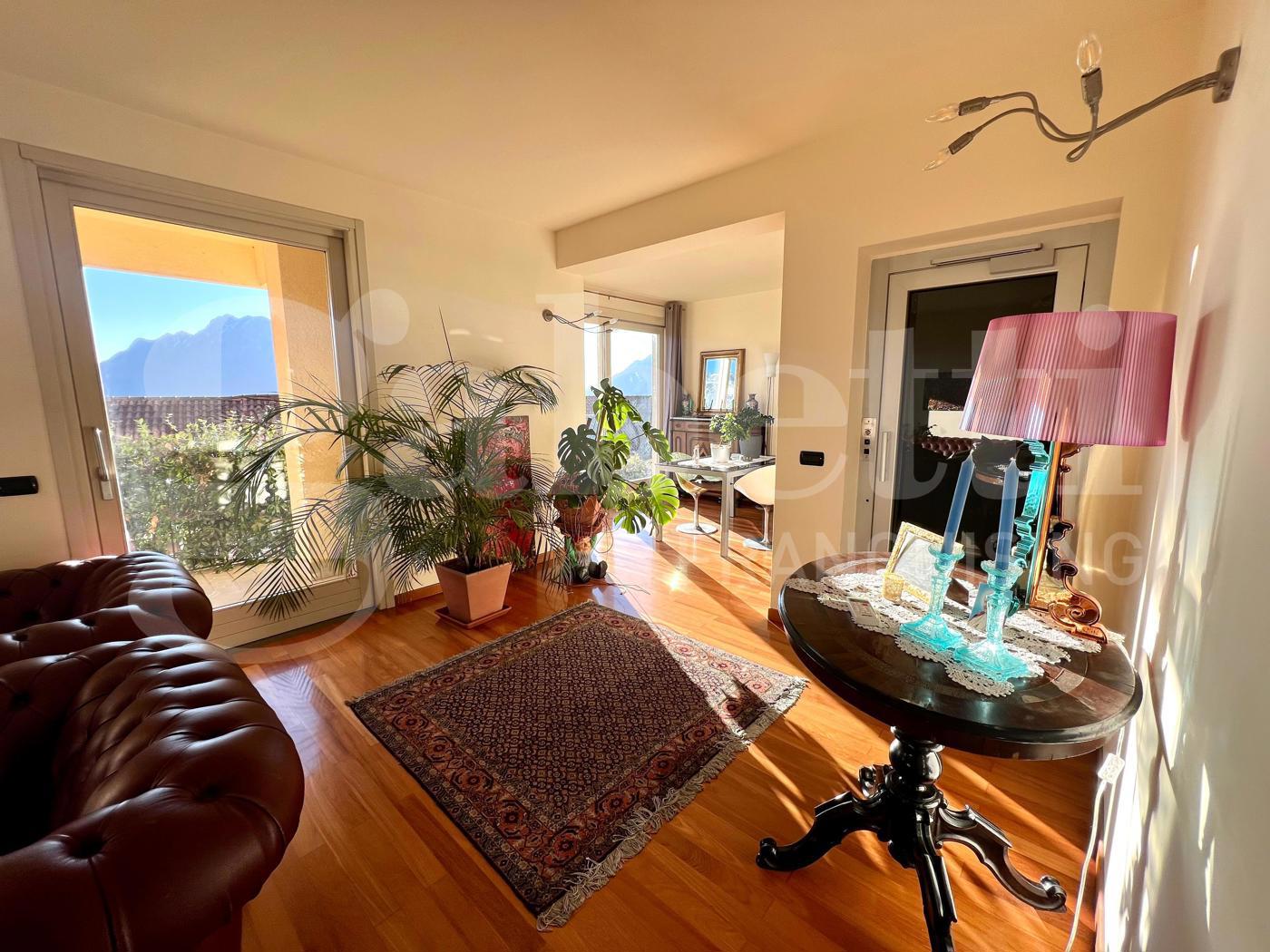 Villa con giardino a Lecco