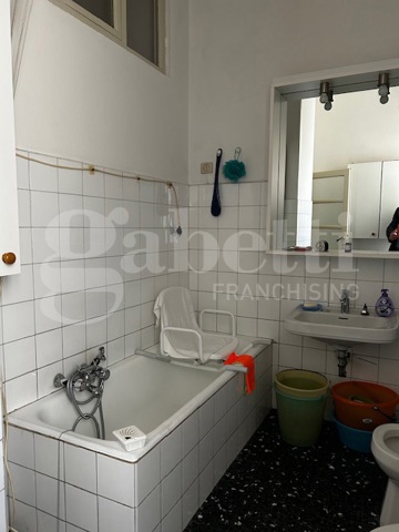 Quadrilocale da ristrutturare a Lecco