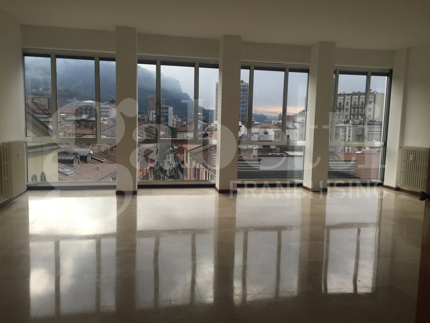Ufficio in affitto a Lecco