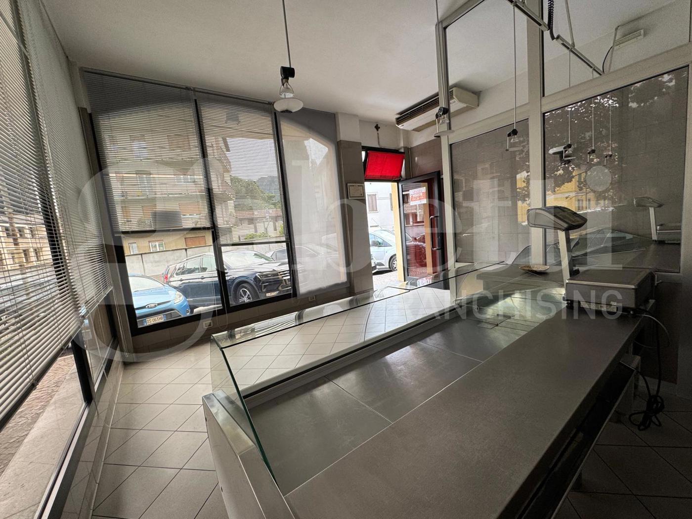 Negozio in vendita a Lecco