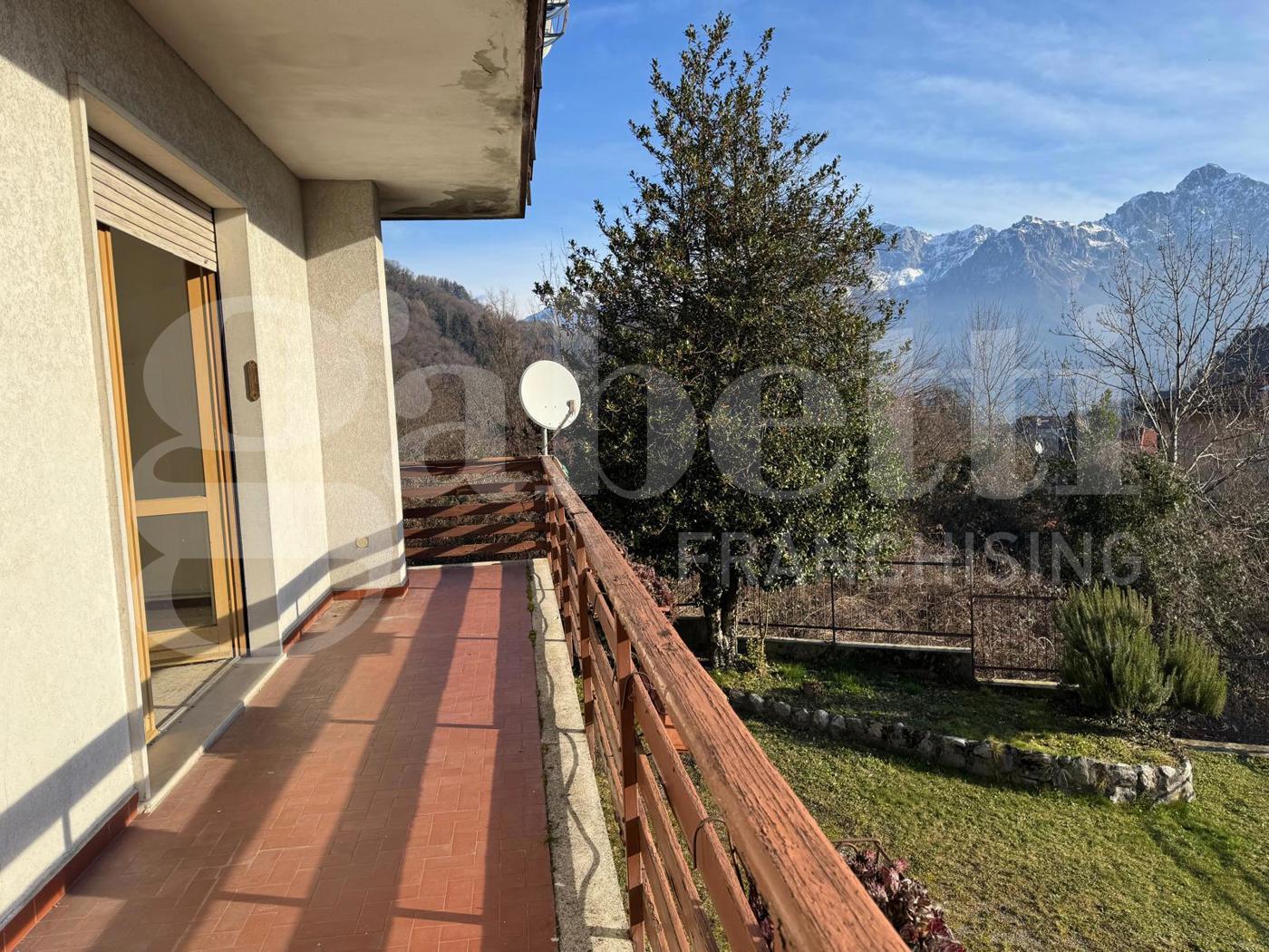 Trilocale da ristrutturare a Valbrona