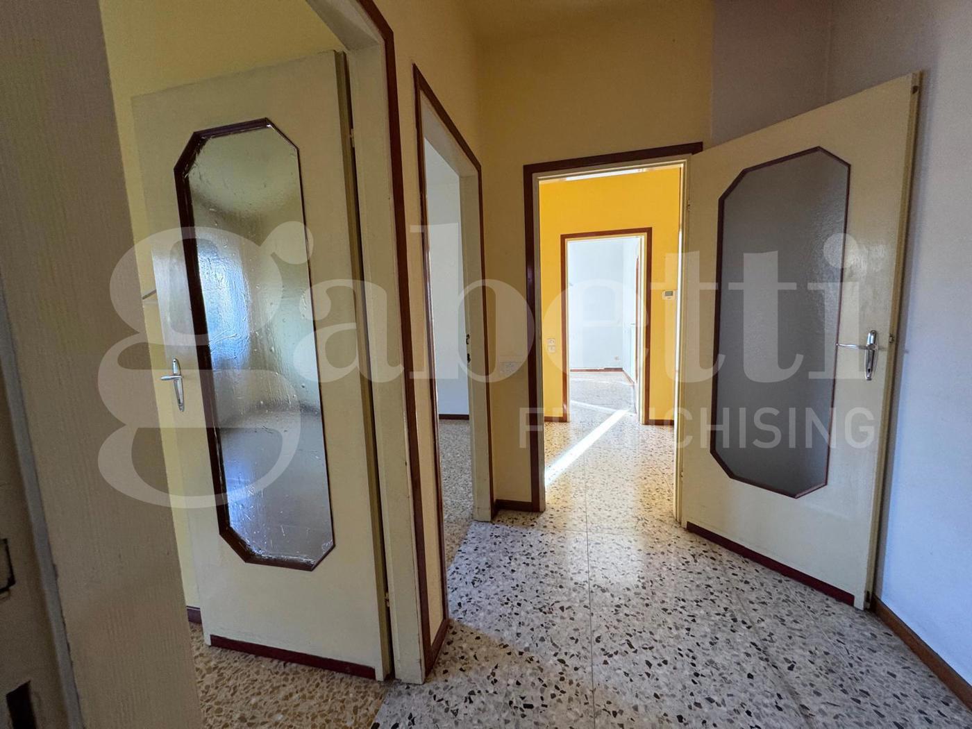 Trilocale da ristrutturare a Valbrona