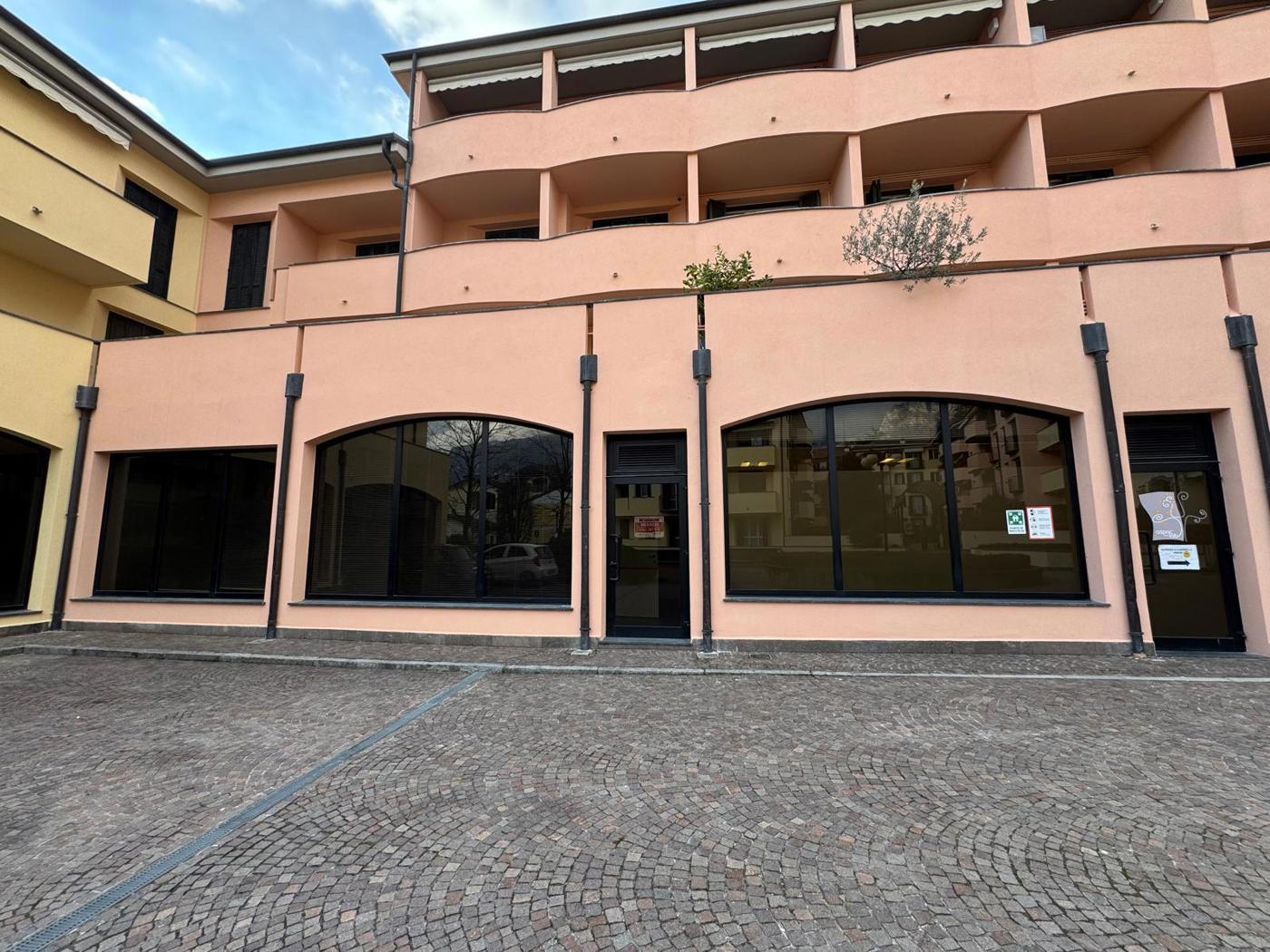Negozio in affitto a Lecco