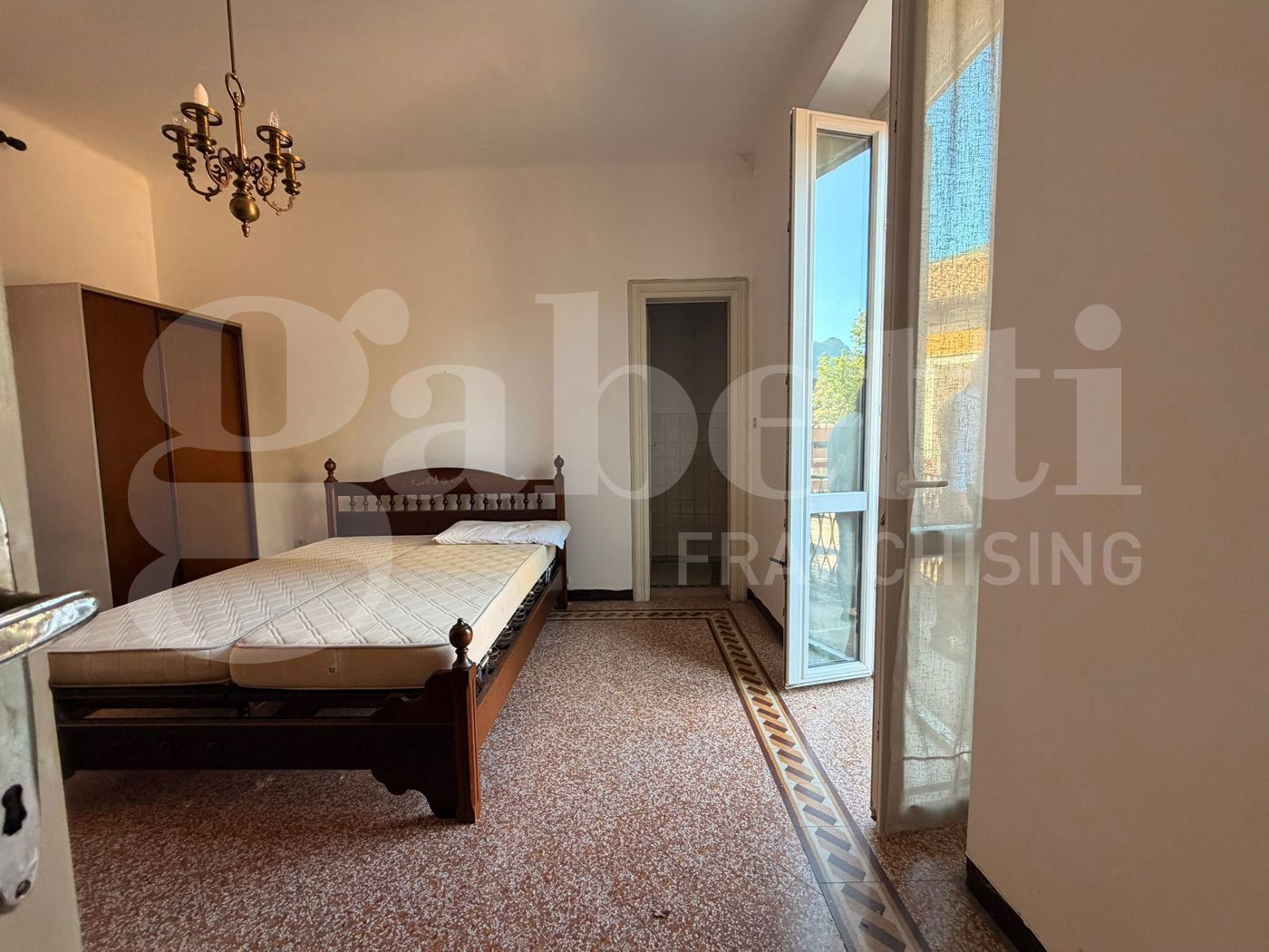 Bilocale da ristrutturare a Lecco