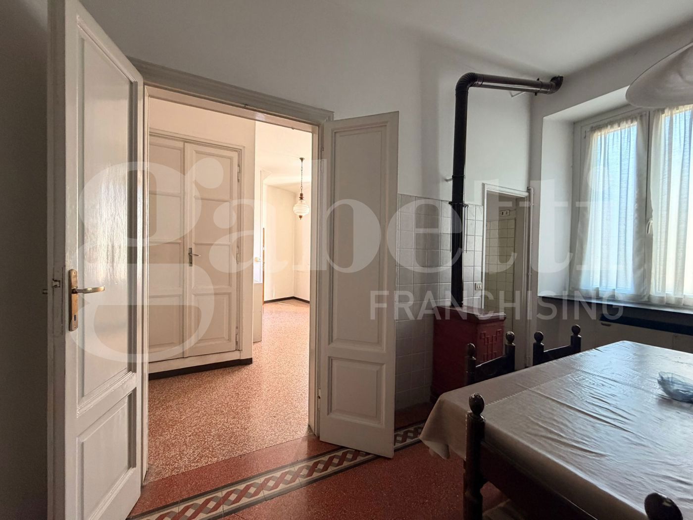 Bilocale da ristrutturare a Lecco