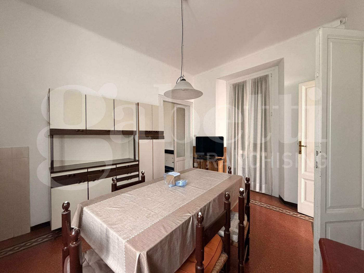 Bilocale da ristrutturare a Lecco