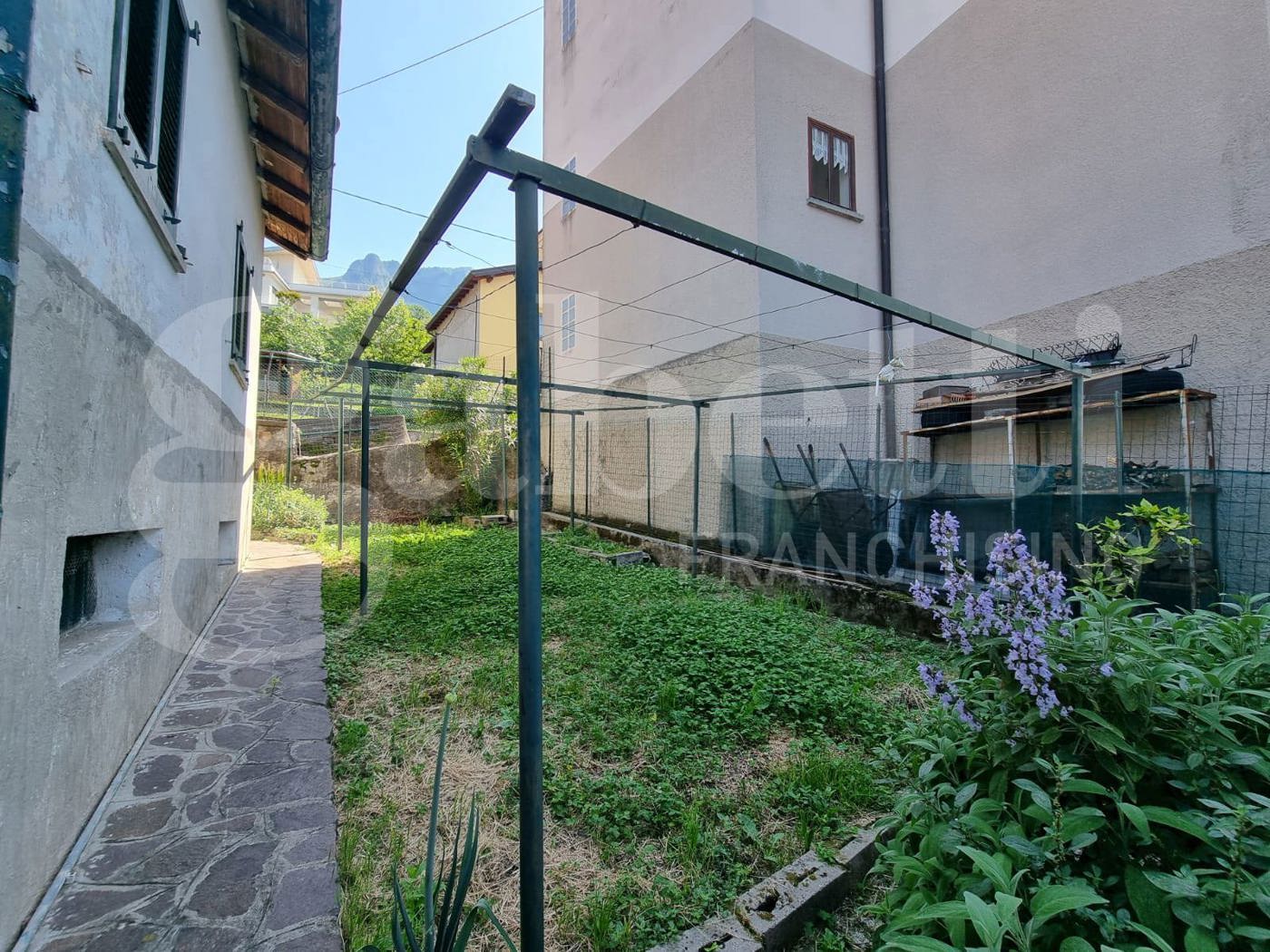 Casa indipendente da ristrutturare a Lecco