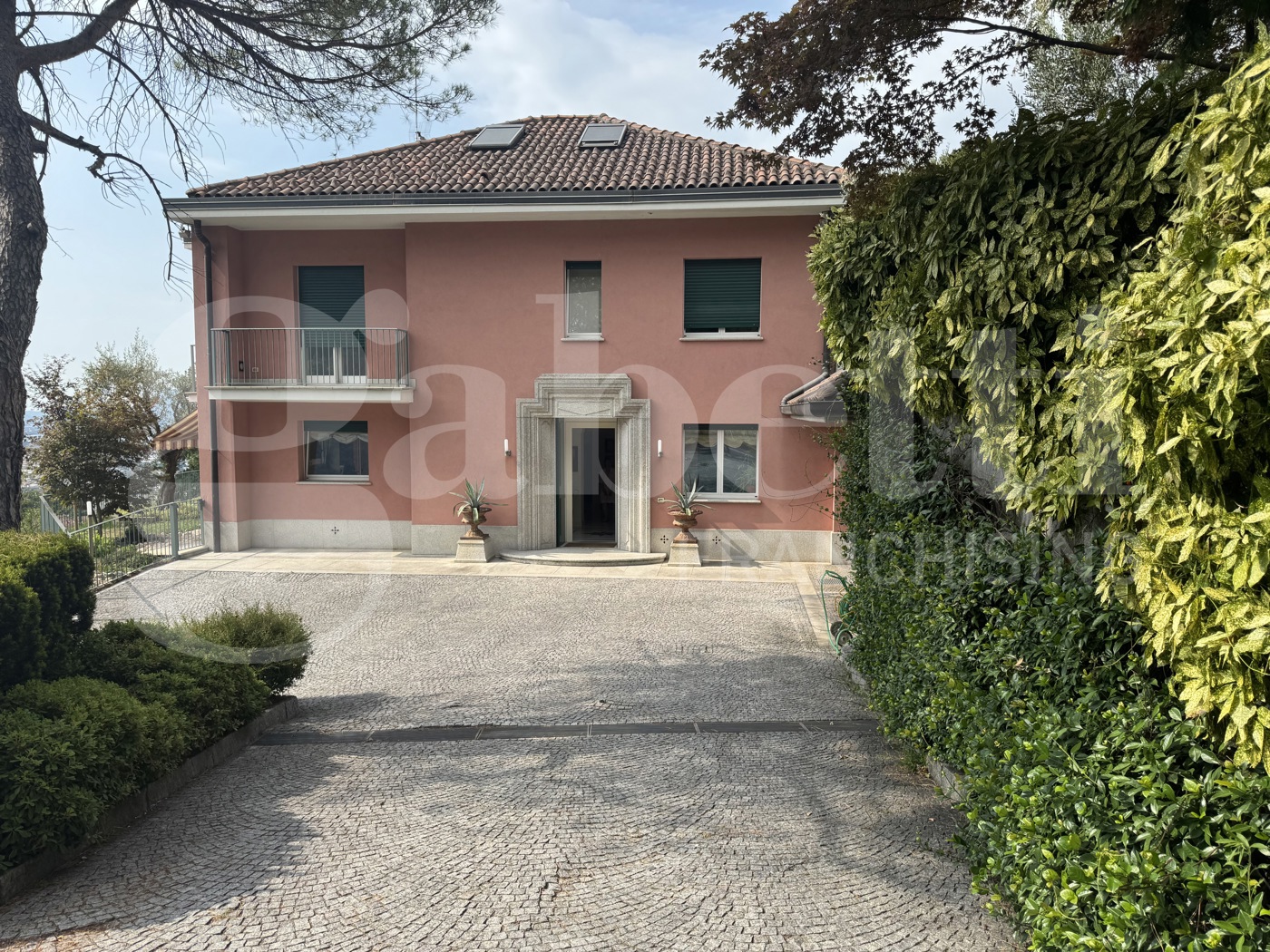 Villa con giardino a Lecco