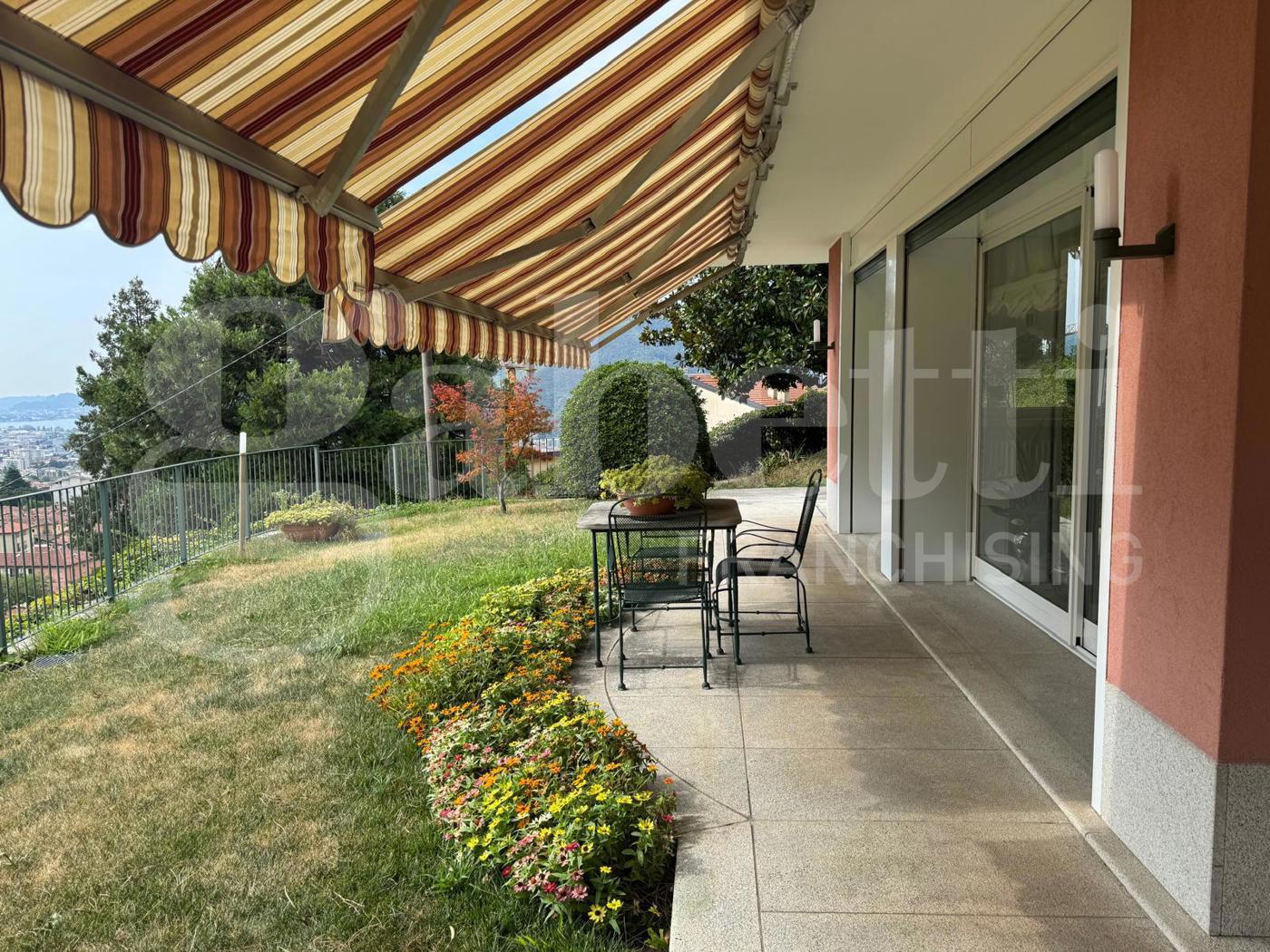 Villa con giardino a Lecco