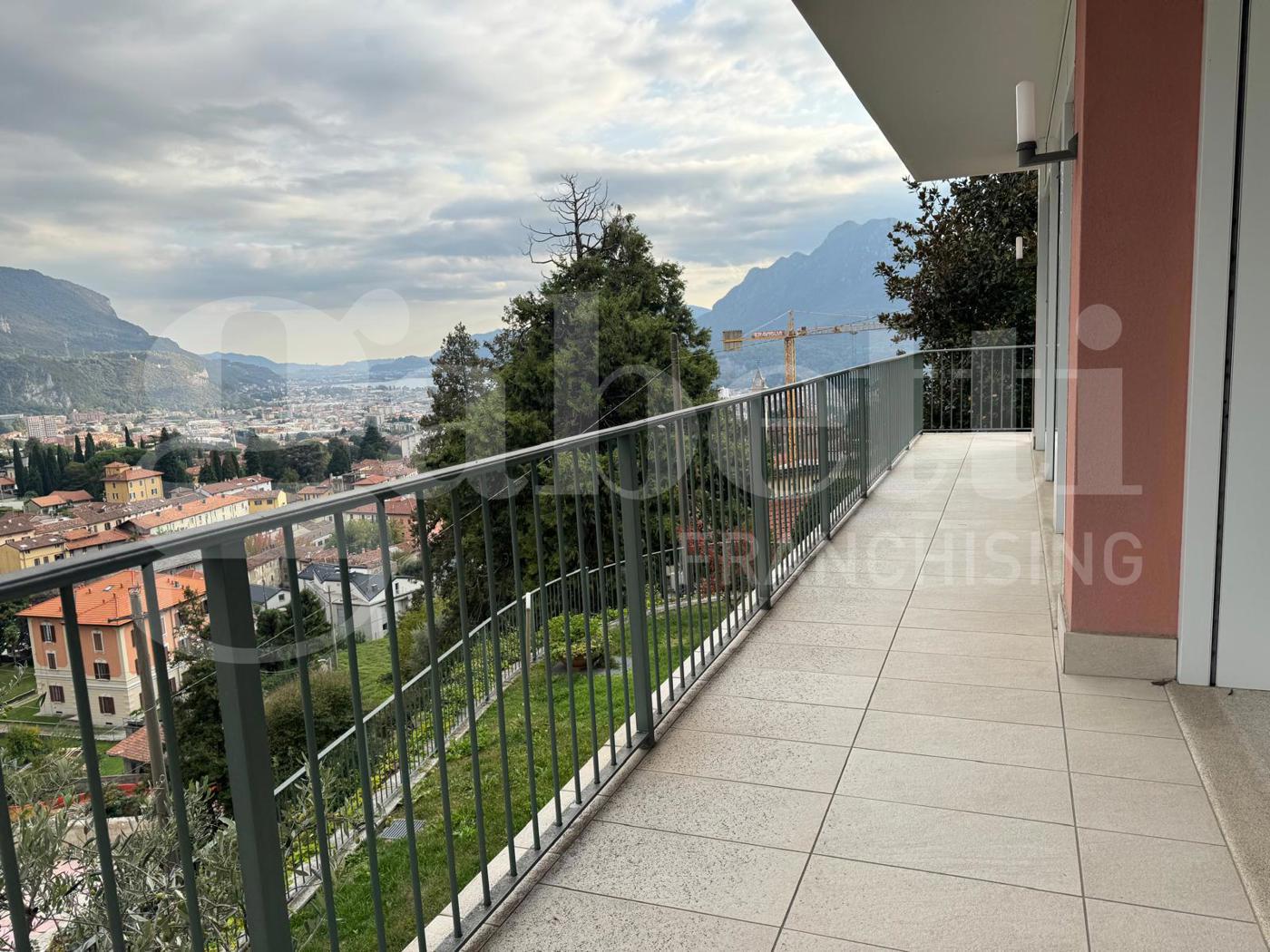 Villa con giardino a Lecco
