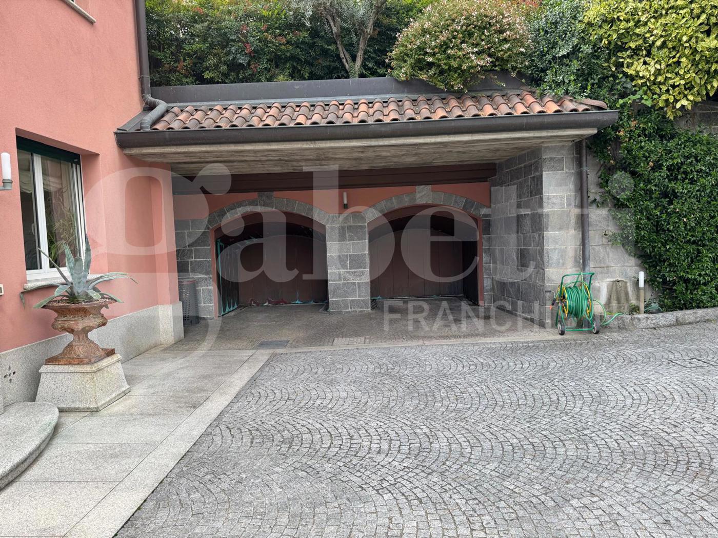 Villa con giardino a Lecco