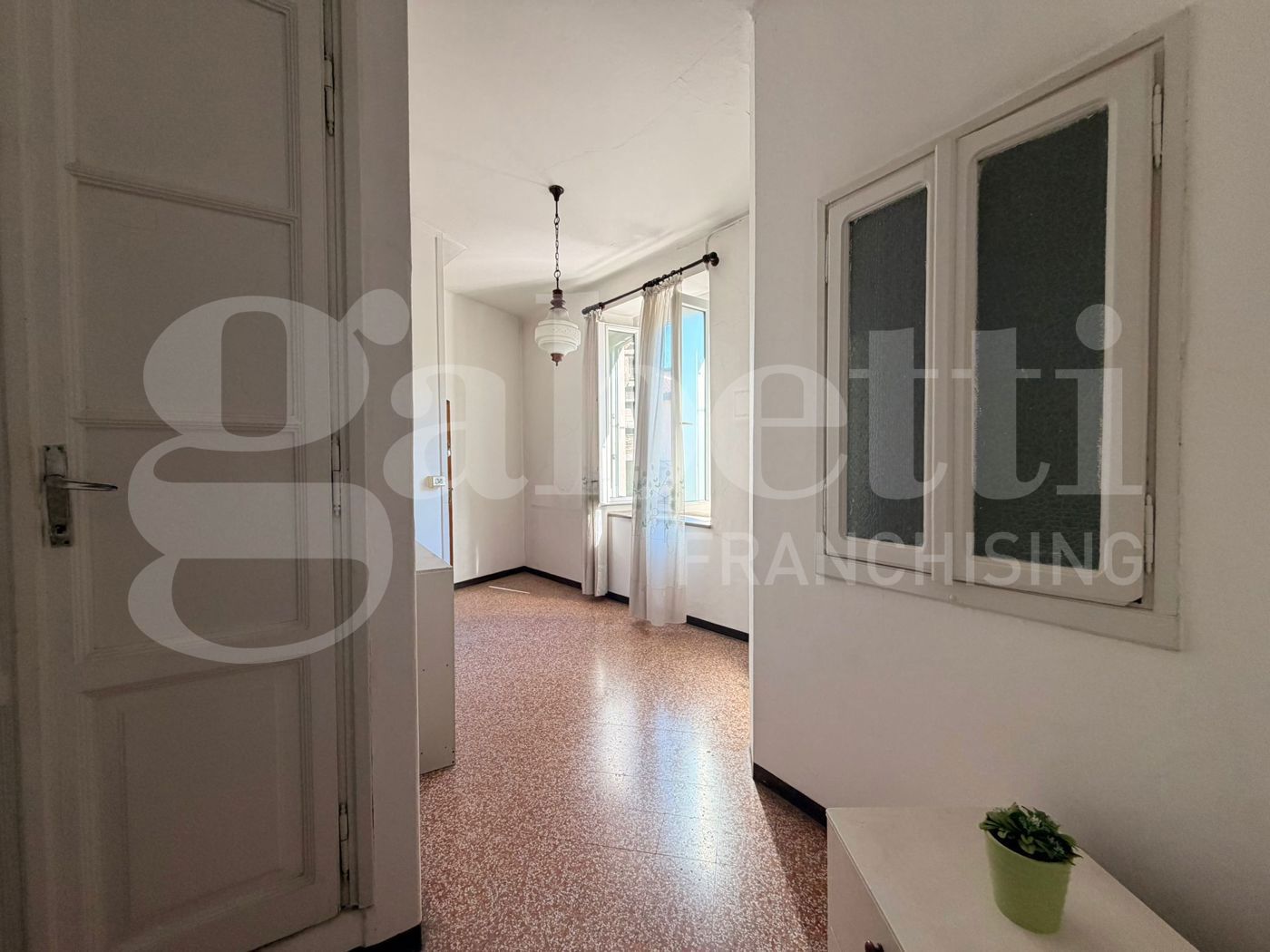 Quadrilocale da ristrutturare a Lecco