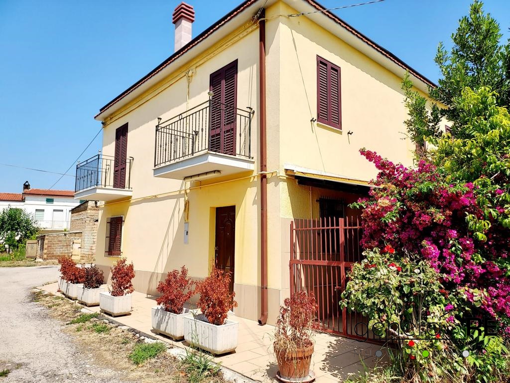 Villa in vendita a Giuliano Teatino
