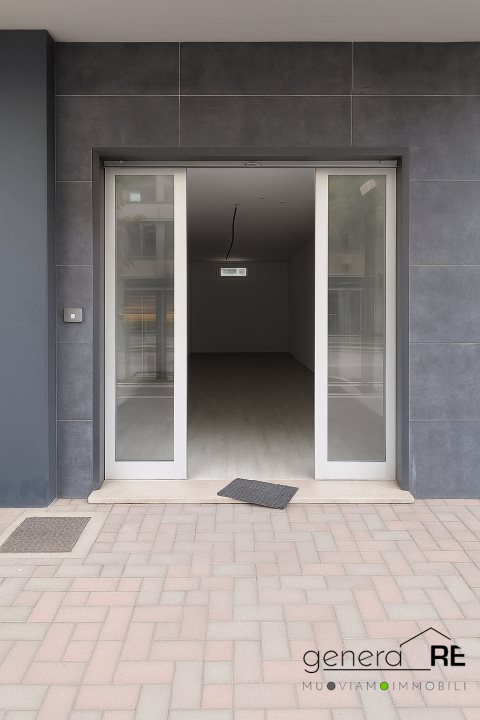 Locale commerciale in affitto a Pescara