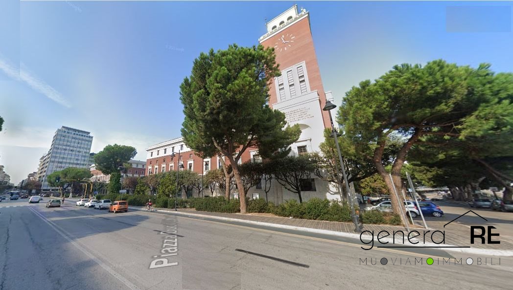 Box/Garage 25mq in vendita a Pescara