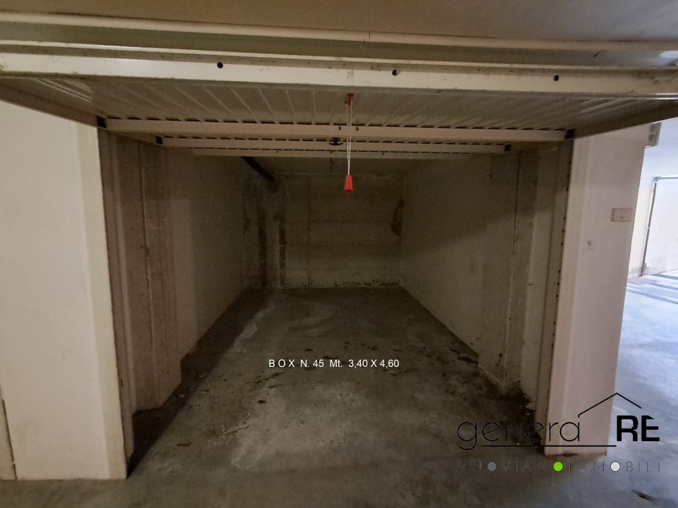 Box/Garage 17mq in vendita a Pescara