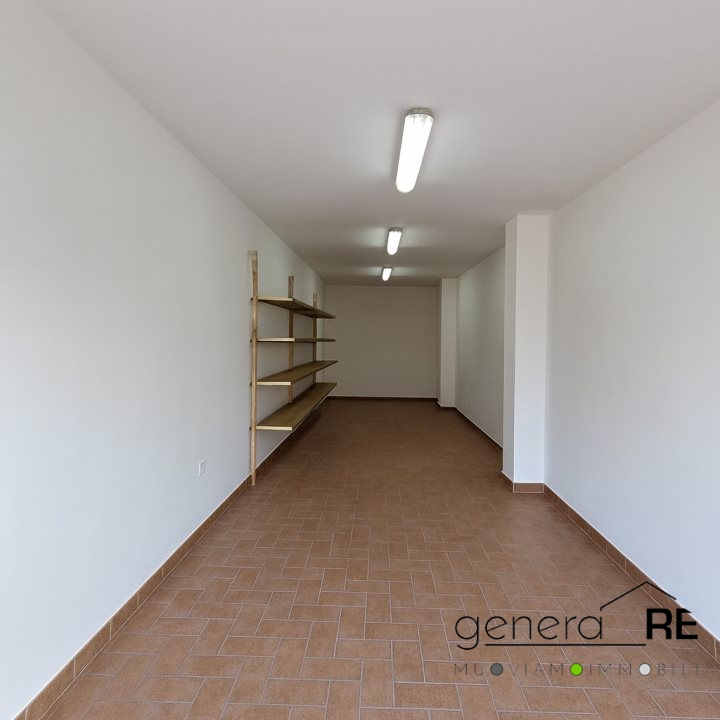 Box/Garage 48mq in vendita a Pescara