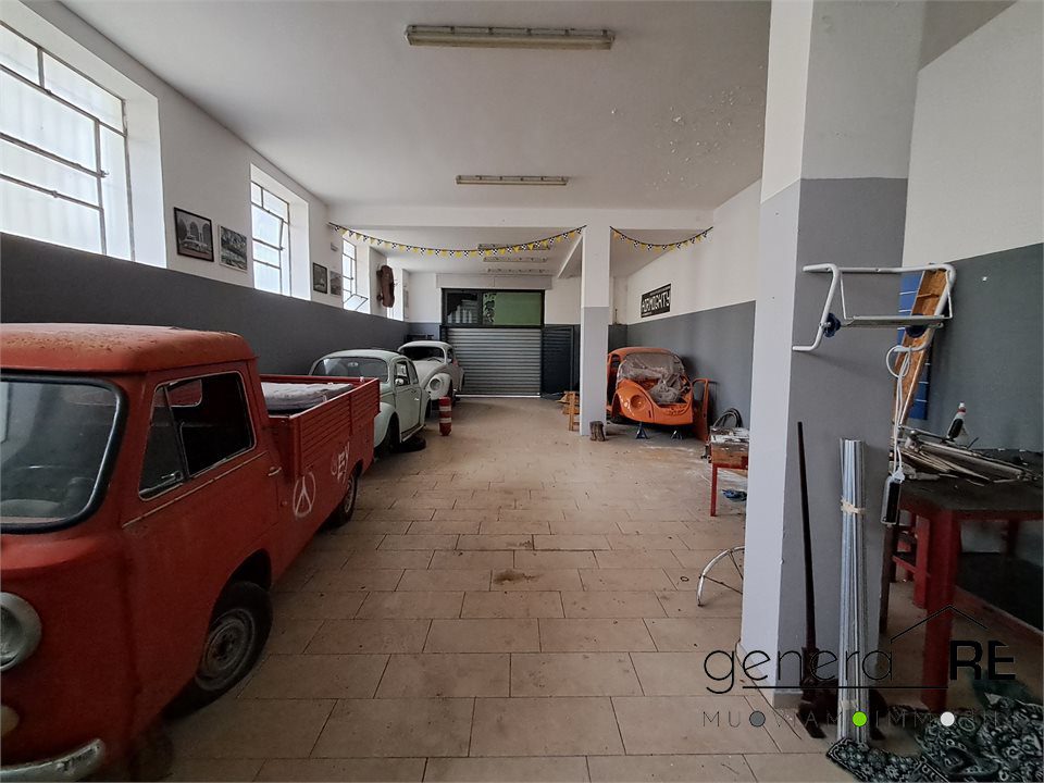 Locale commerciale in vendita a Montesilvano