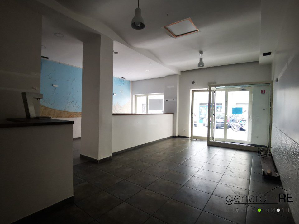 Locale commerciale in affitto a Pescara