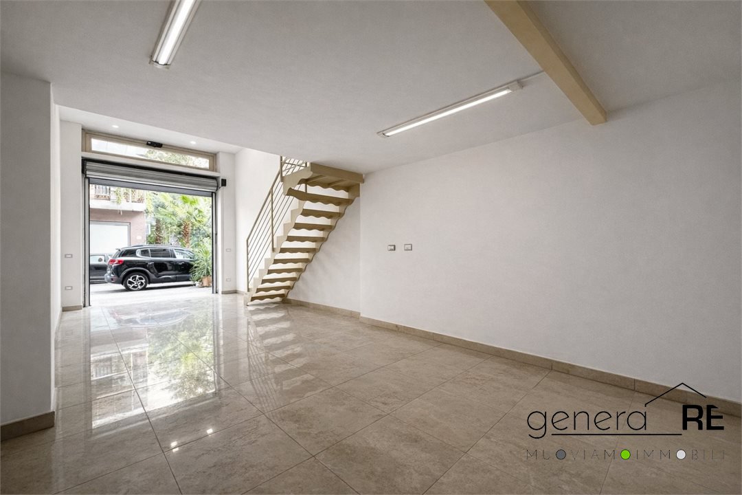 Box/Garage 45mq in vendita a Pescara