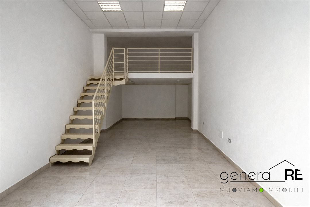 Box/Garage 45mq in vendita a Pescara