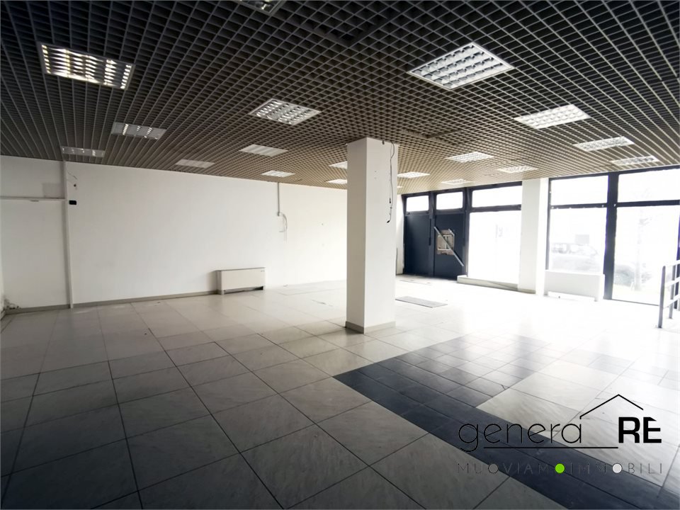 Locale commerciale in affitto a Pescara