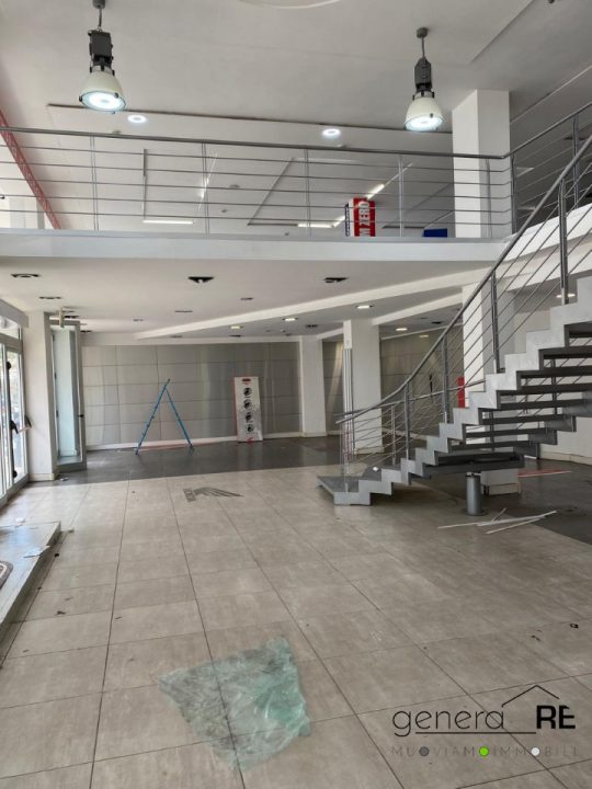 Locale commerciale in affitto a Pescara