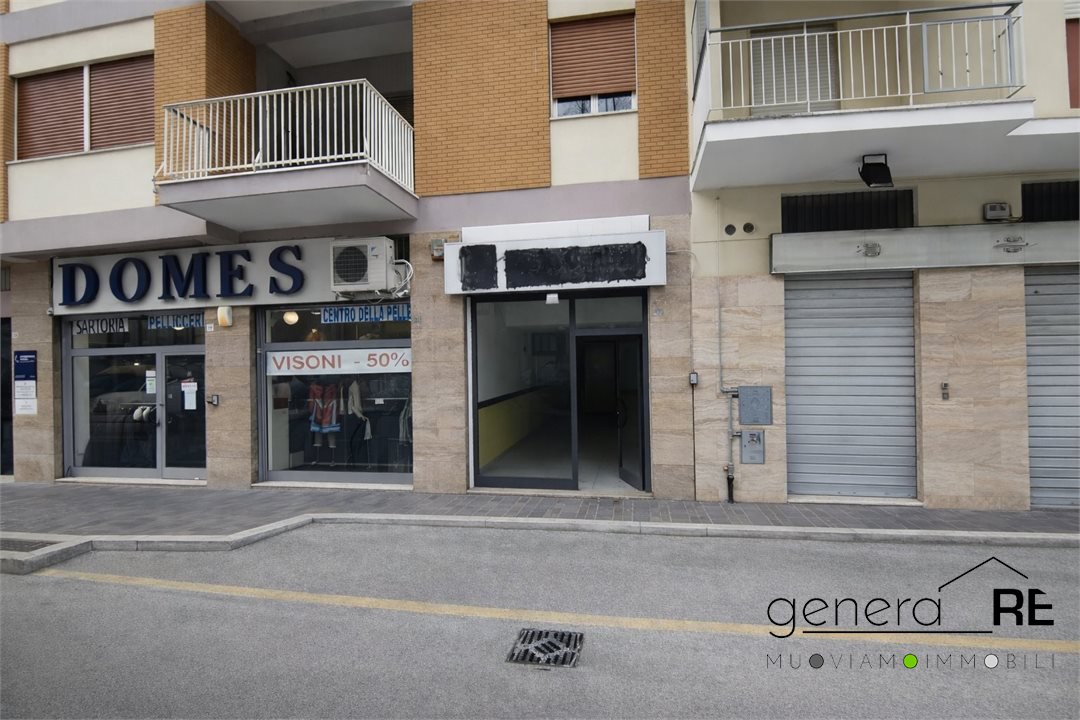 Locale commerciale in vendita a Pescara